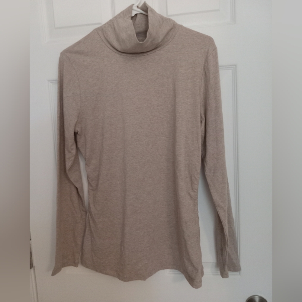 Kenneth Cole Reaction Turtleneck Side Ruching Oatmeal Tan EUC Large